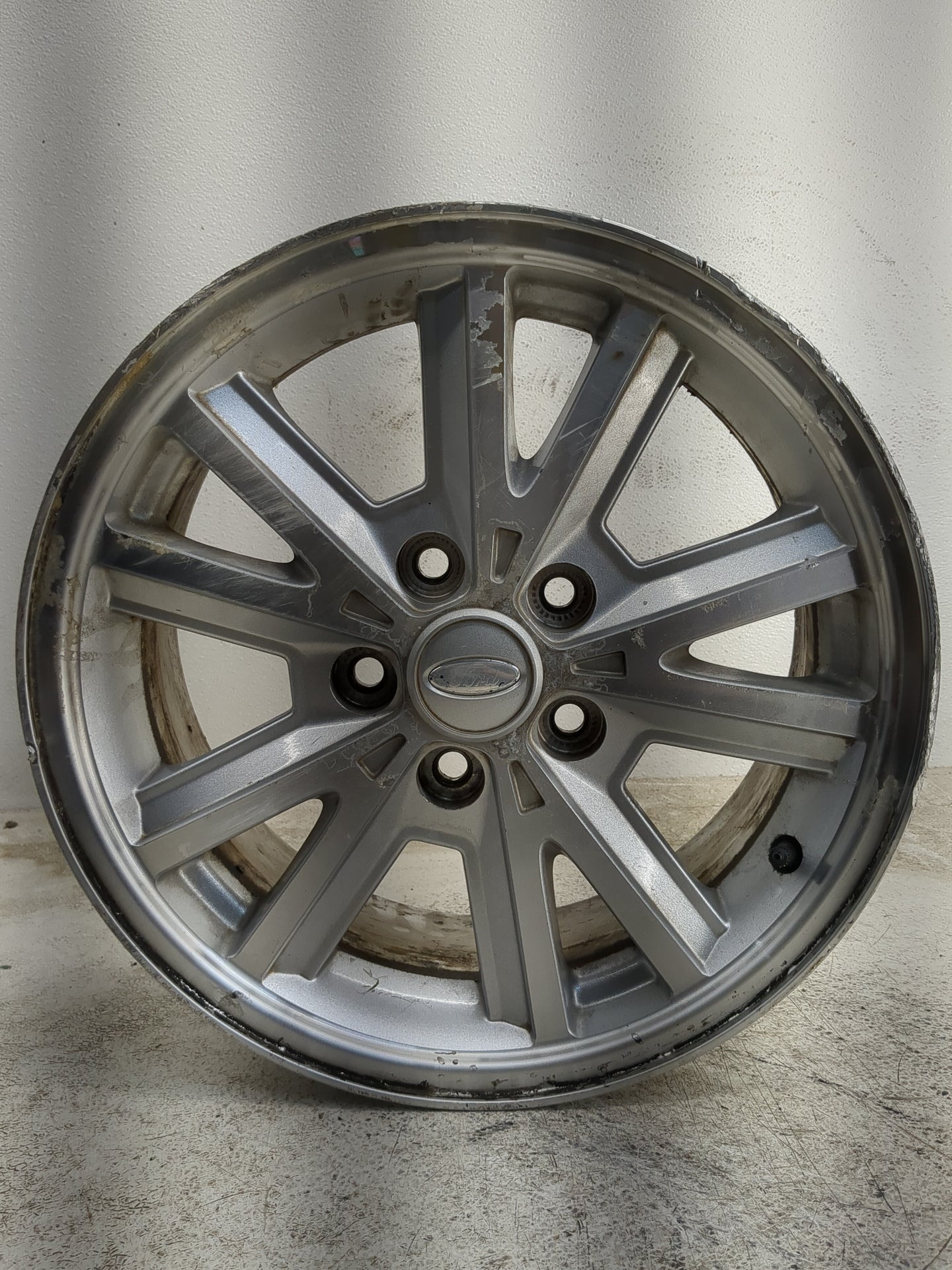 2005-2009 Ford Mustang Oem Wheel Rim 1216553 - Oemusedautoparts1.com