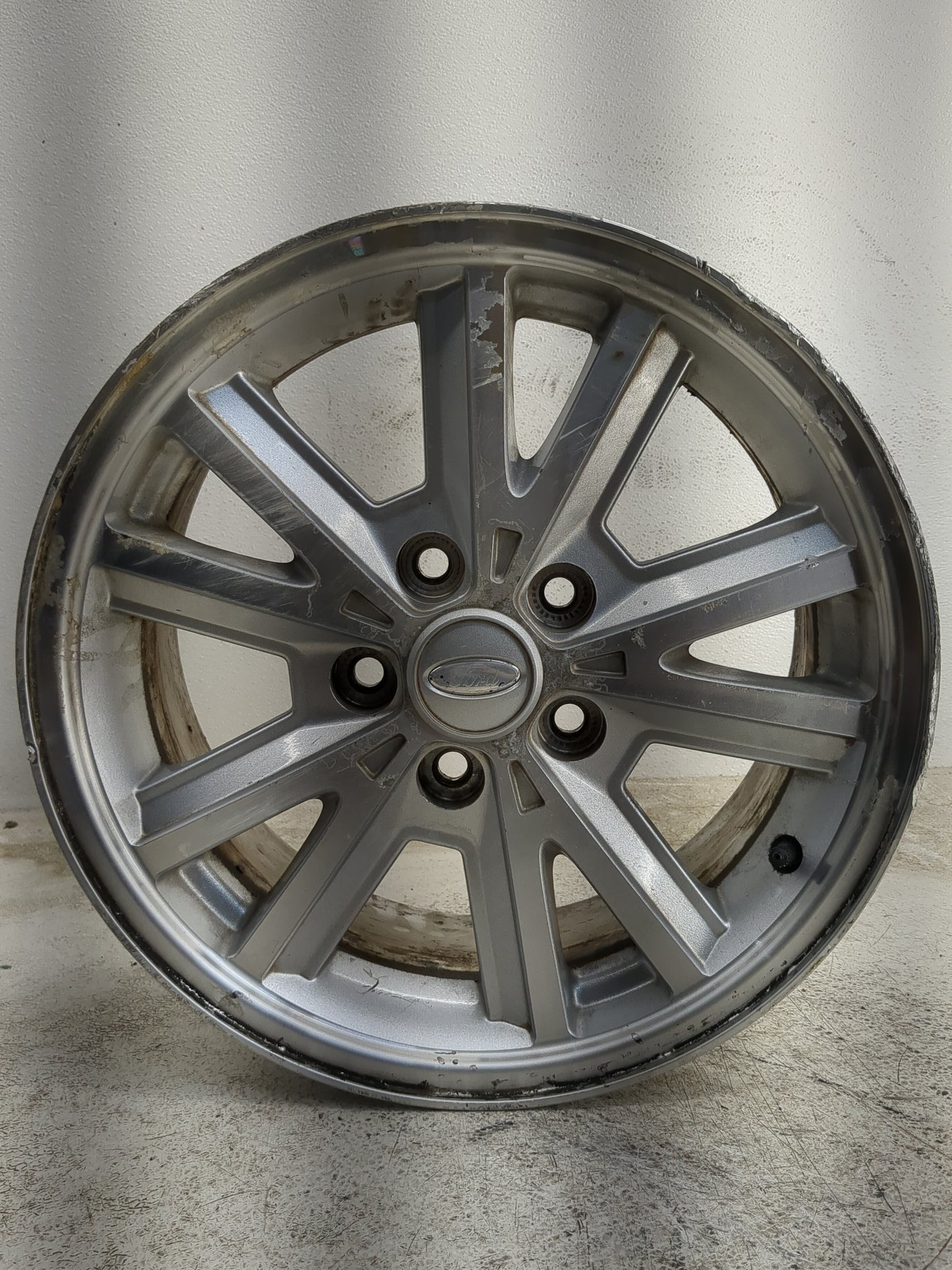 2005-2009 Ford Mustang Oem Wheel Rim 1216553 - Oemusedautoparts1.com