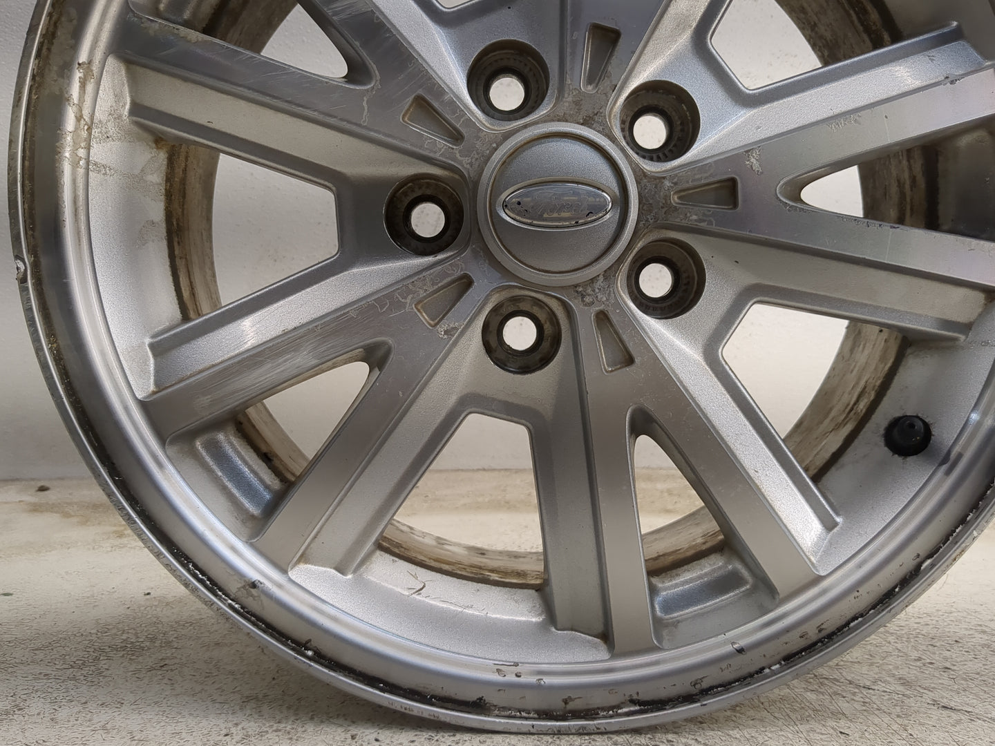 2005-2009 Ford Mustang Oem Wheel Rim 1216553 - Oemusedautoparts1.com