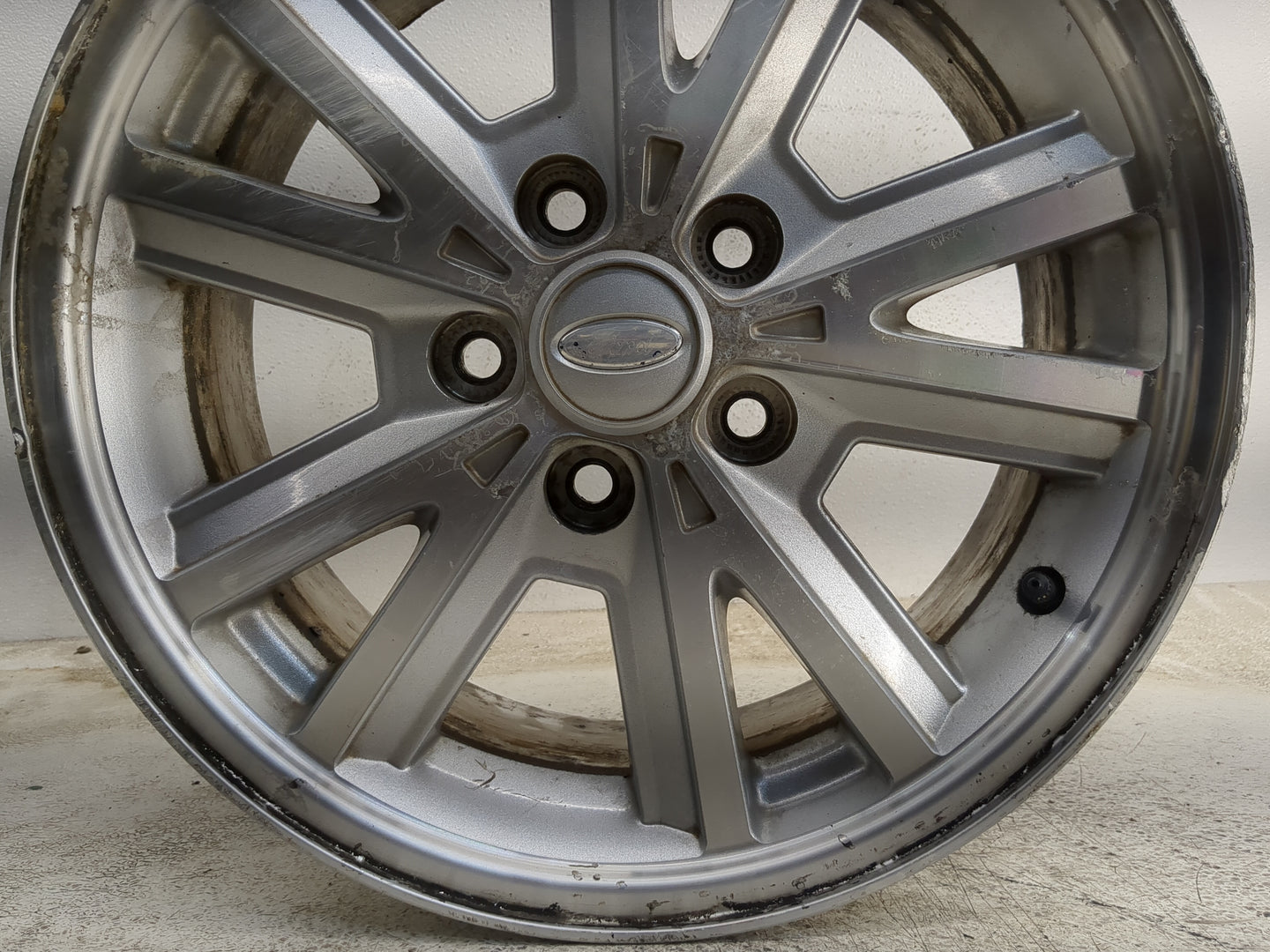 2005-2009 Ford Mustang Oem Wheel Rim 1216553 - Oemusedautoparts1.com