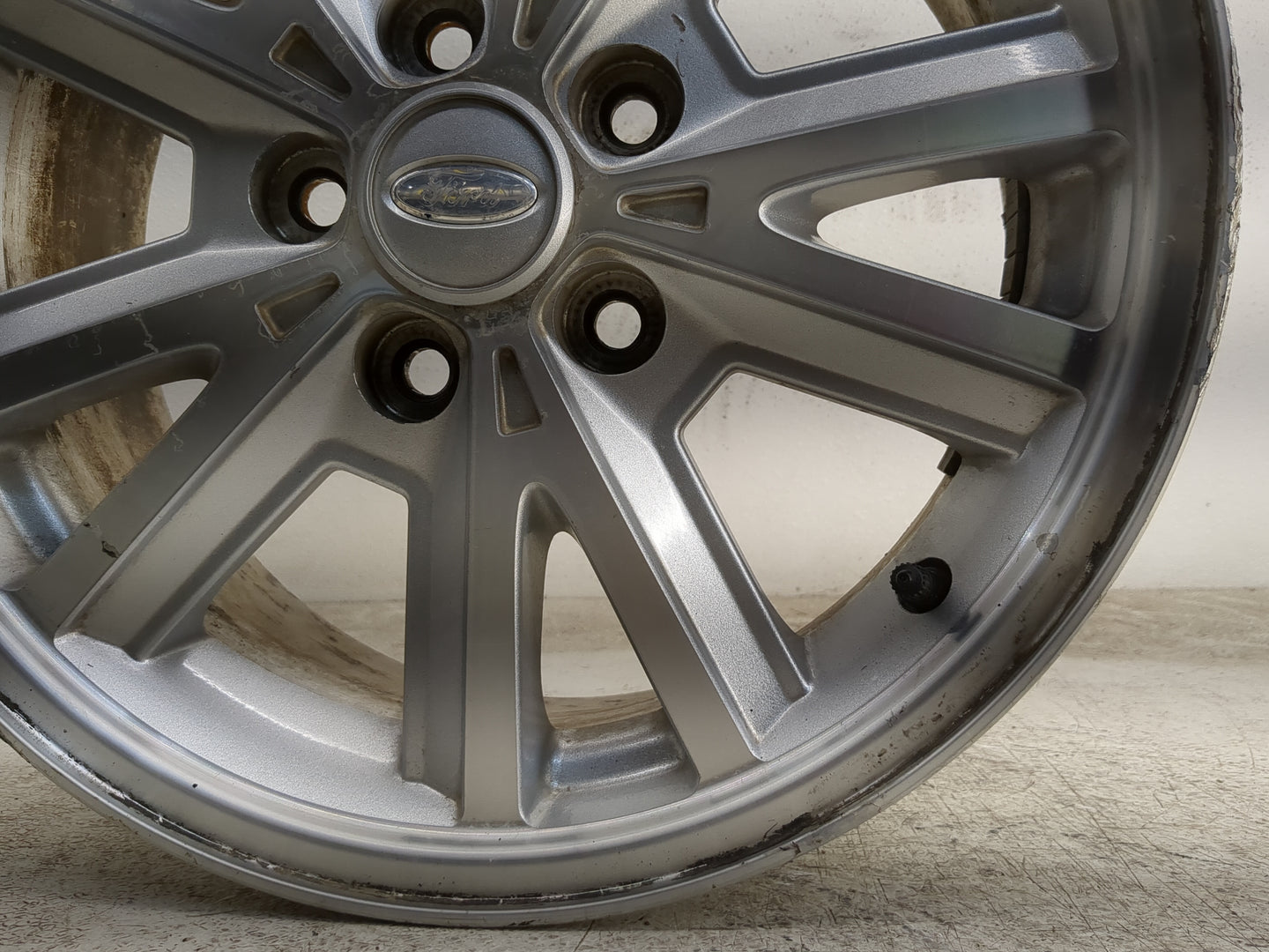 2005-2009 Ford Mustang Oem Wheel Rim - Oemusedautoparts1.com