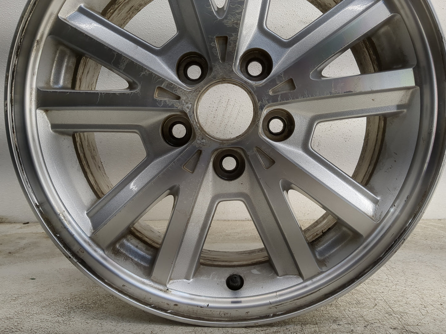 2005-2009 Ford Mustang Oem Wheel Rim - Oemusedautoparts1.com