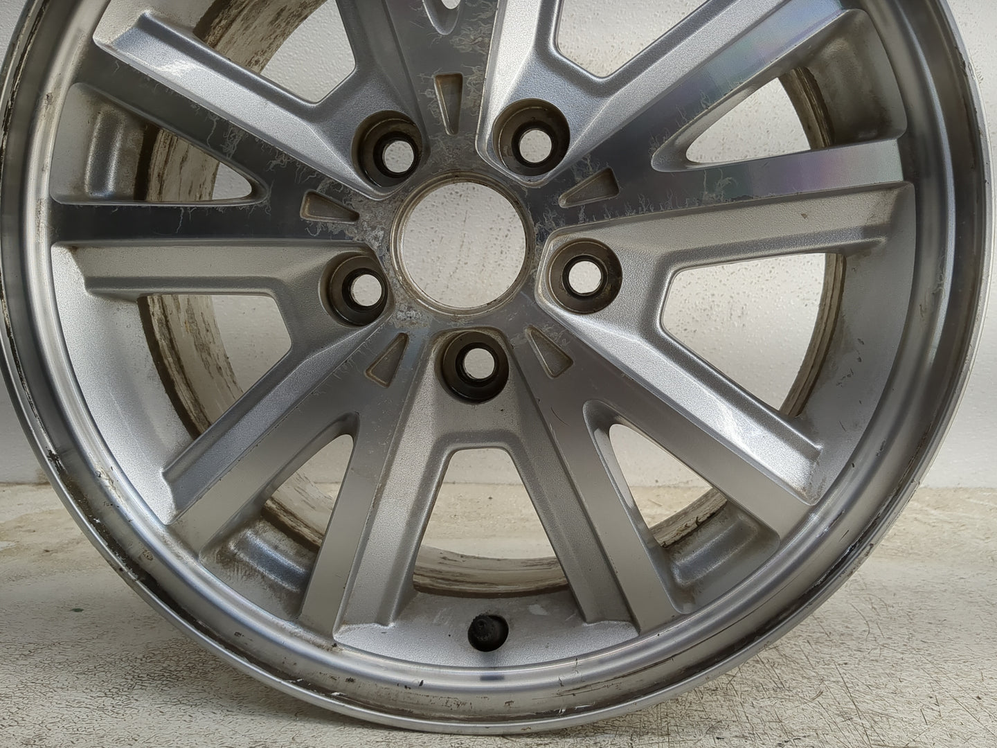 2005-2009 Ford Mustang Oem Wheel Rim - Oemusedautoparts1.com