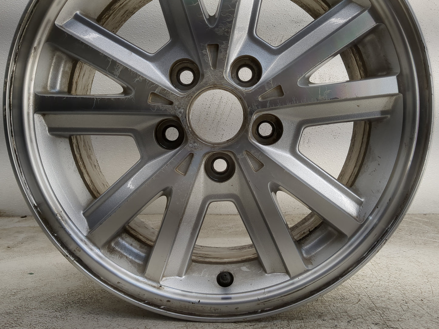 2005-2009 Ford Mustang Oem Wheel Rim - Oemusedautoparts1.com