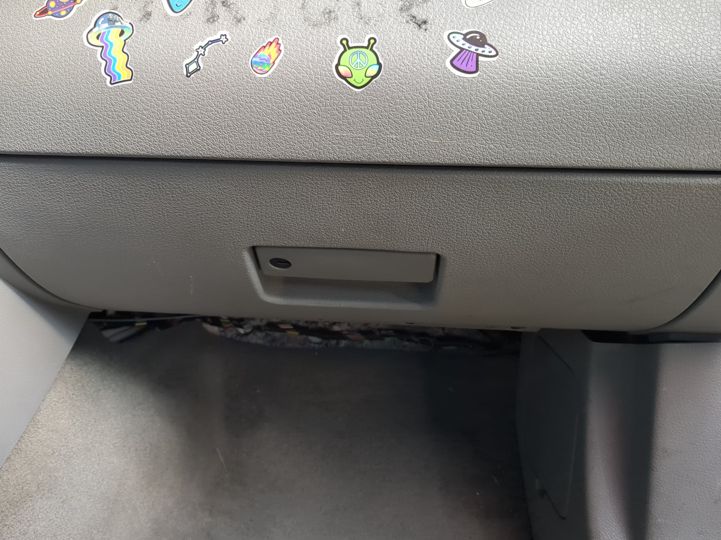 2007 Ford Mustang Passenger Glove Box Door Storage Compartment - Oemusedautoparts1.com