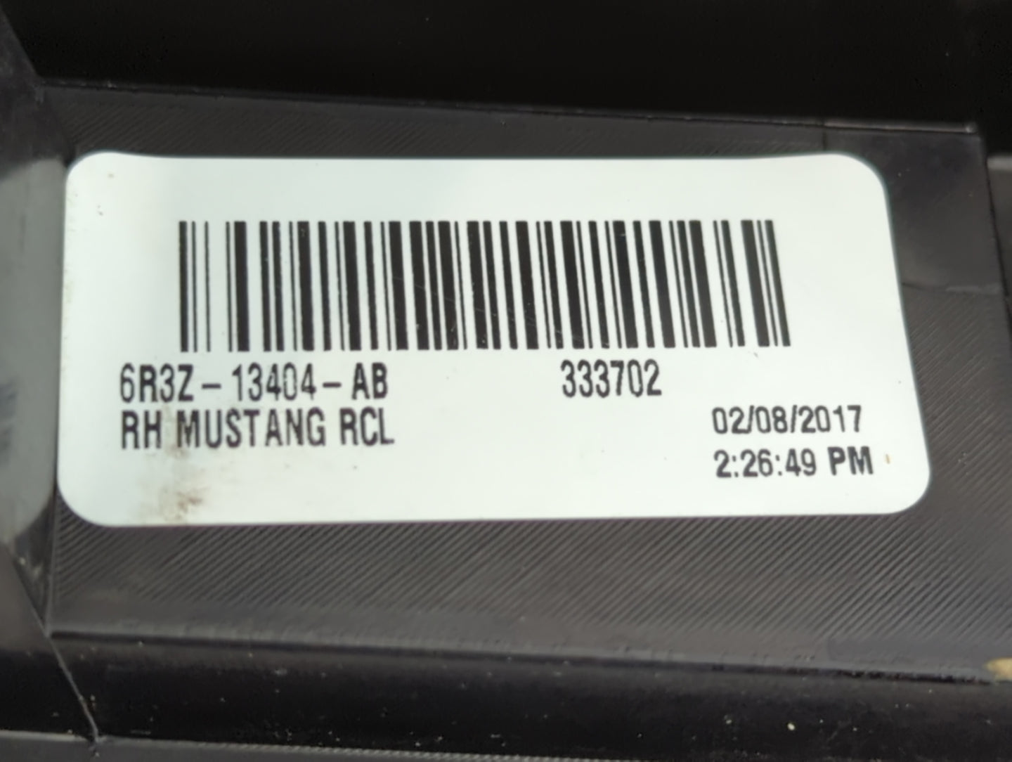2005-2009 Ford Mustang Tail Light Assembly Passenger Right OEM P/N:6R3Z-13404-AB Fits Fits 2005 2006 2007 2008 2009 OEM Used