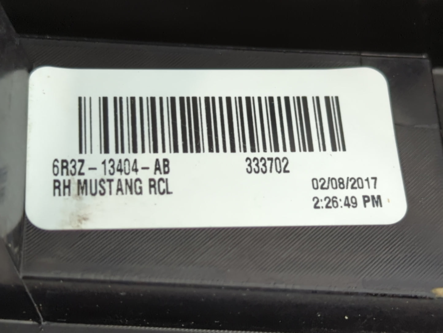 2005-2009 Ford Mustang Tail Light Assembly Passenger Right OEM P/N:6R3Z-13404-AB Fits Fits 2005 2006 2007 2008 2009 OEM Used
