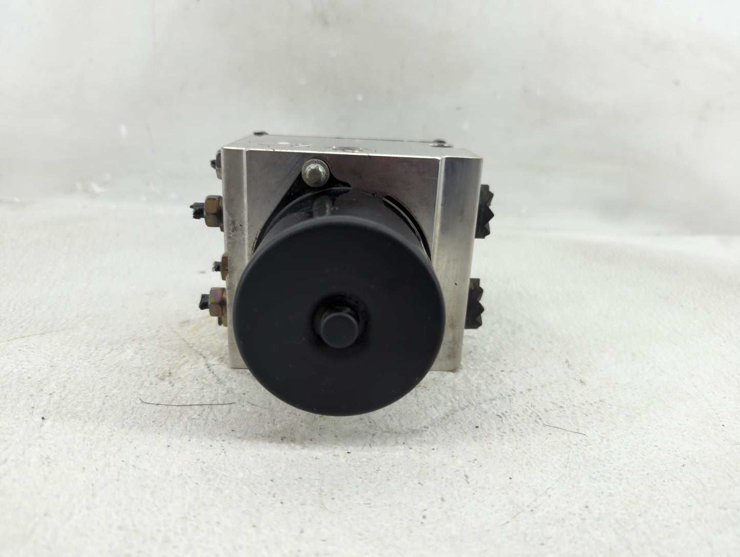 2007 Ford Mustang ABS Pump Control Module Replacement P/N:7R33-2C353-AB Fits OEM Used Auto Parts - Oemusedautoparts1.com