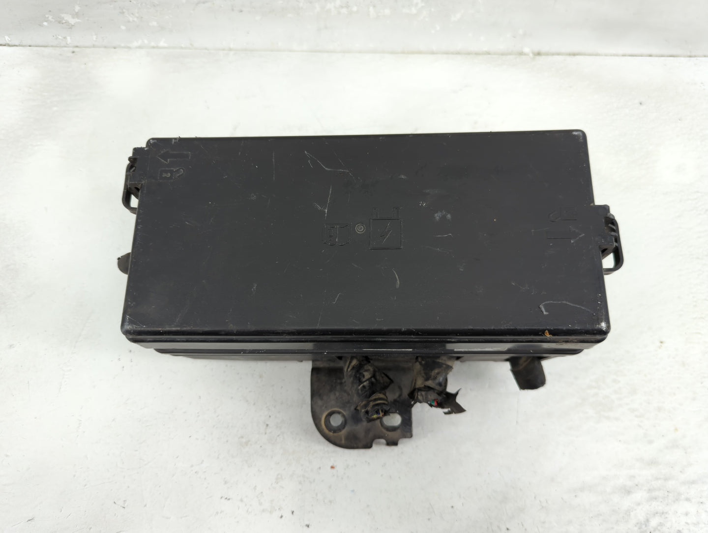2007-2008 Ford Mustang Fusebox Fuse Box Panel Relay Module Fits Fits 2007 2008 OEM Used Auto Parts - Oemusedautoparts1.com