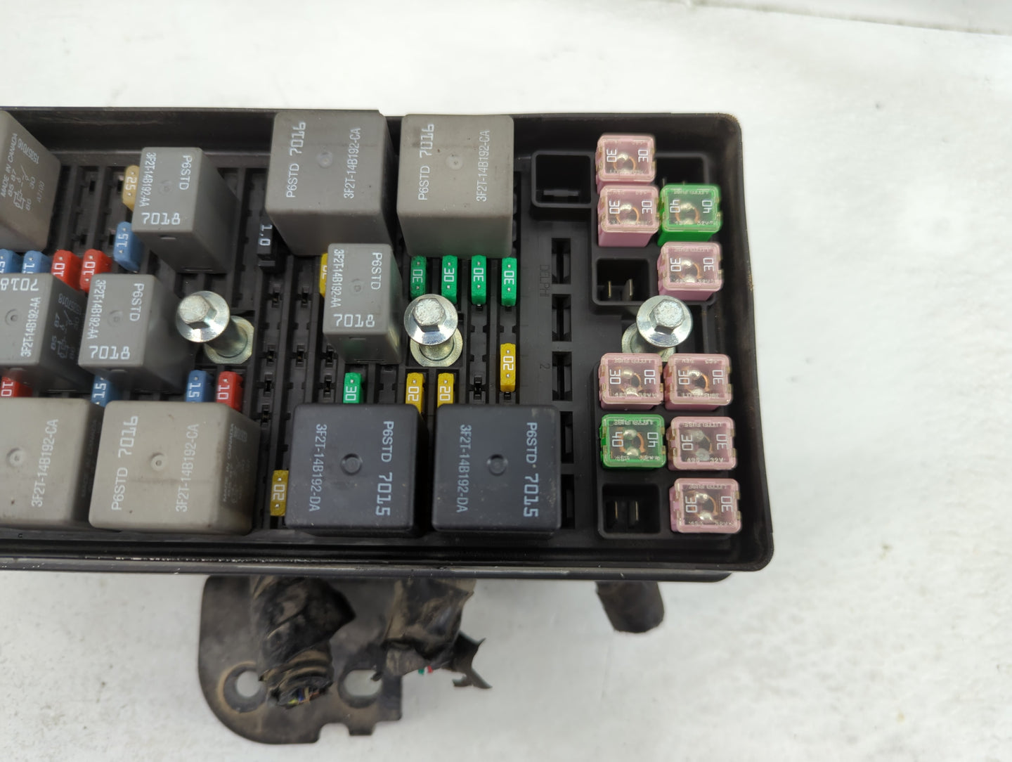 2007-2008 Ford Mustang Fusebox Fuse Box Panel Relay Module Fits Fits 2007 2008 OEM Used Auto Parts - Oemusedautoparts1.com