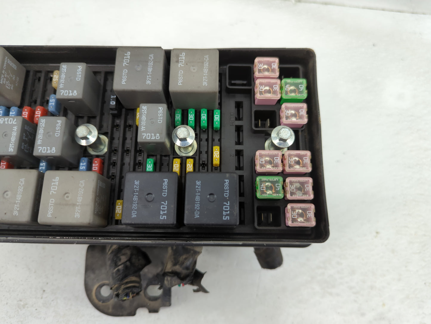 2007-2008 Ford Mustang Fusebox Fuse Box Panel Relay Module Fits Fits 2007 2008 OEM Used Auto Parts - Oemusedautoparts1.com