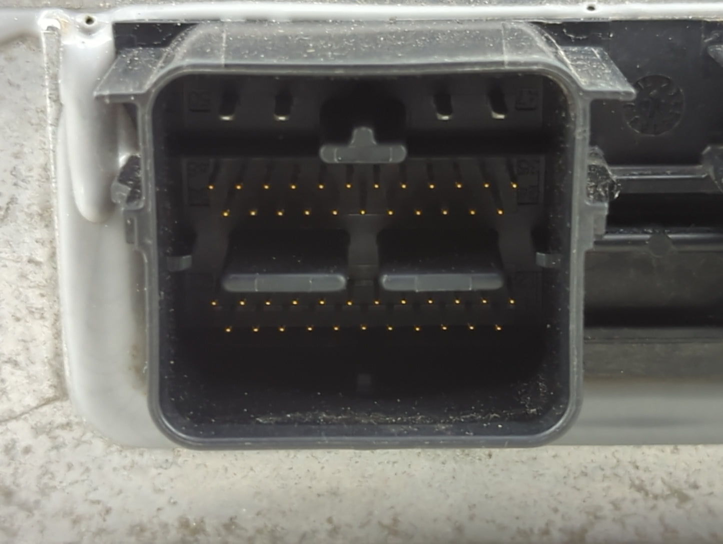 2007 Ford Mustang PCM Engine Control Computer ECU ECM PCU OEM P/N:7R3A-12A650-ZC PCM170F Fits OEM Used Auto Parts - Oemuseda