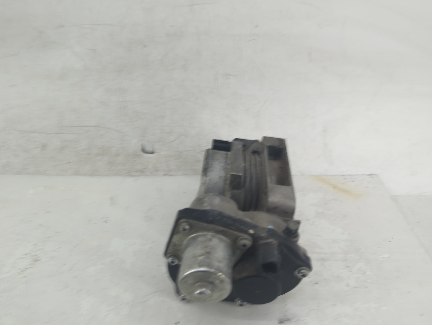2006-2010 Ford Mustang Throttle Body P/N:6R3E-AA Fits Fits 2004 2005 2006 2007 2008 2009 2010 2011 2012 2013 2014 2015 2016 