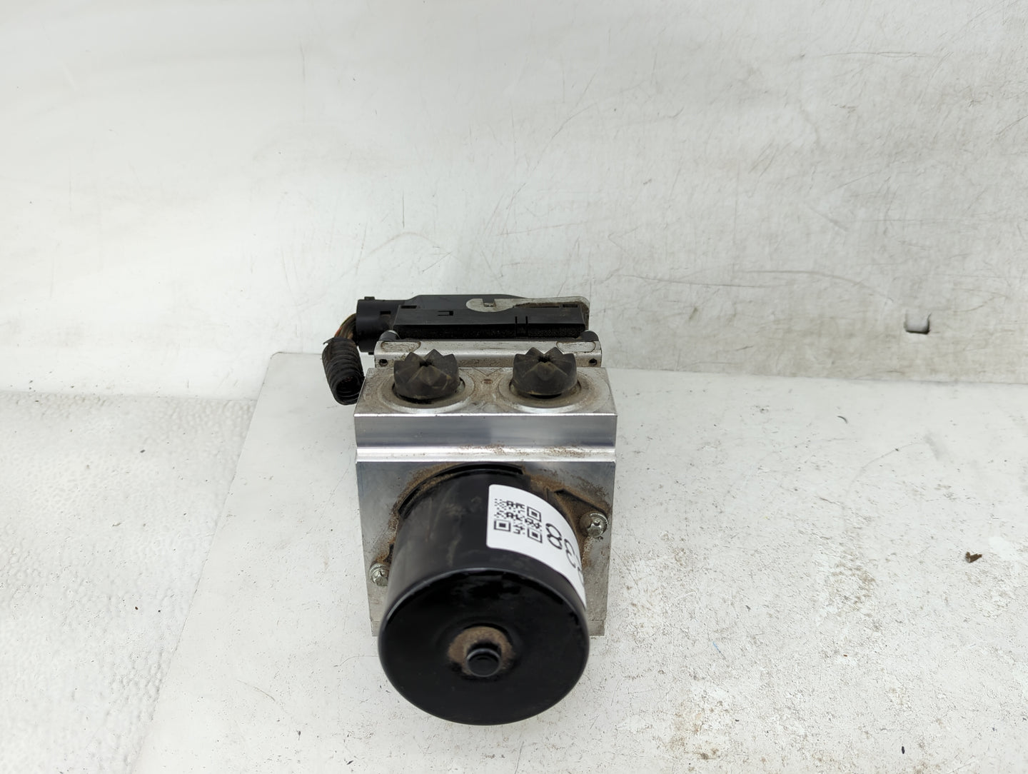 2007-2009 Ford Mustang ABS Pump Control Module Replacement P/N:7R33-2C353-AD Fits Fits 2007 2008 2009 OEM Used Auto Parts - 