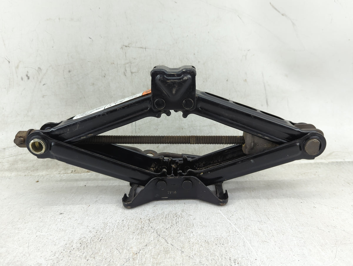 2007 Ford Mustang Spare Scissor Car Jack - Oemusedautoparts1.com