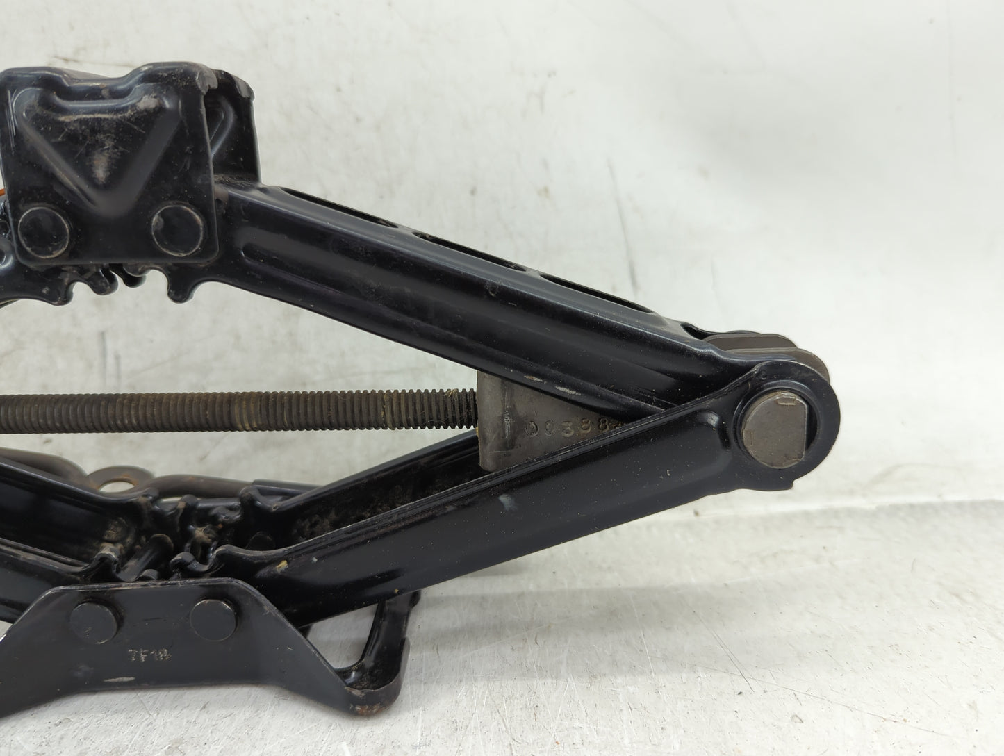 2007 Ford Mustang Spare Scissor Car Jack - Oemusedautoparts1.com