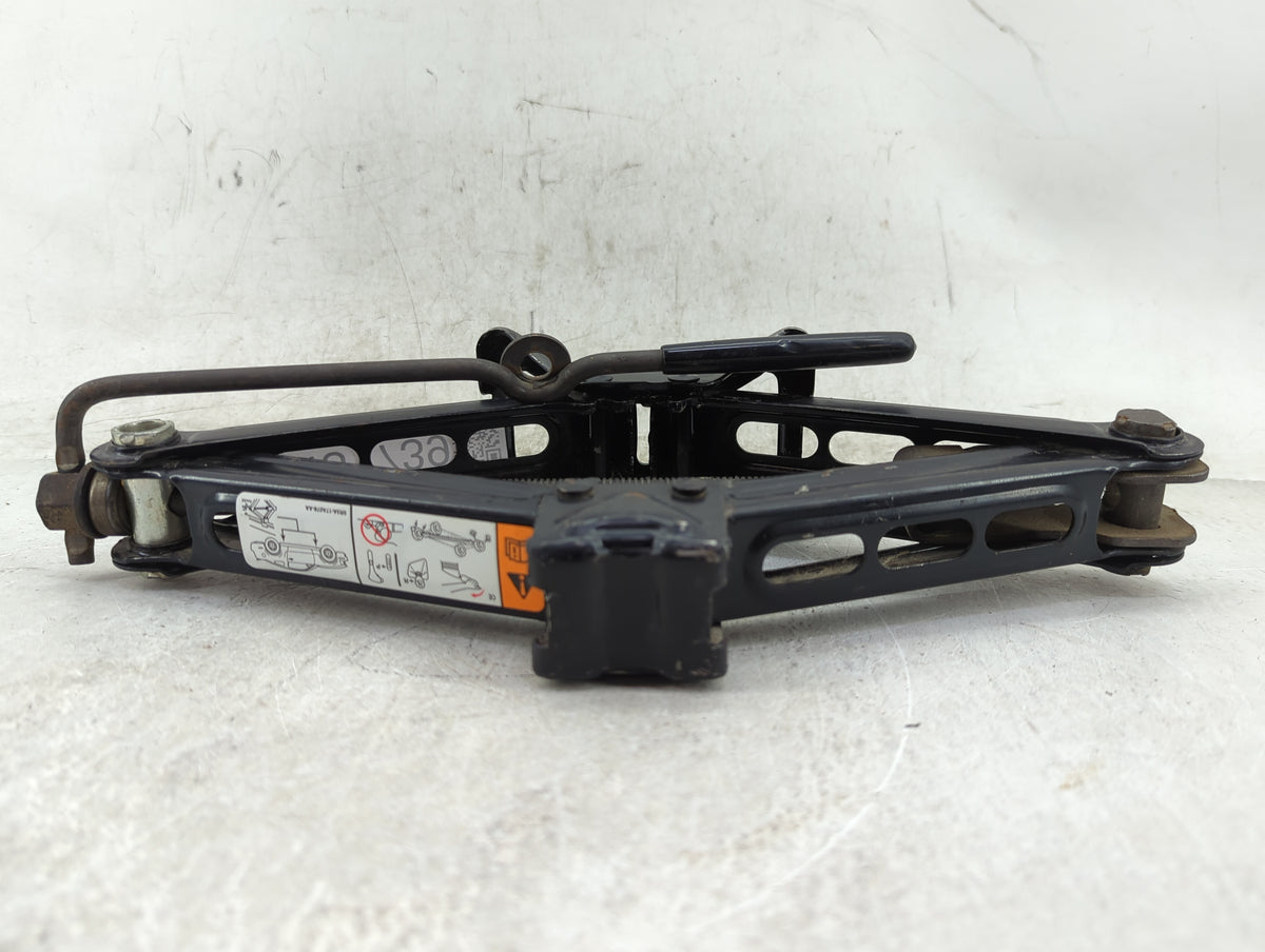 2007 Ford Mustang Spare Scissor Car Jack - Oemusedautoparts1.com