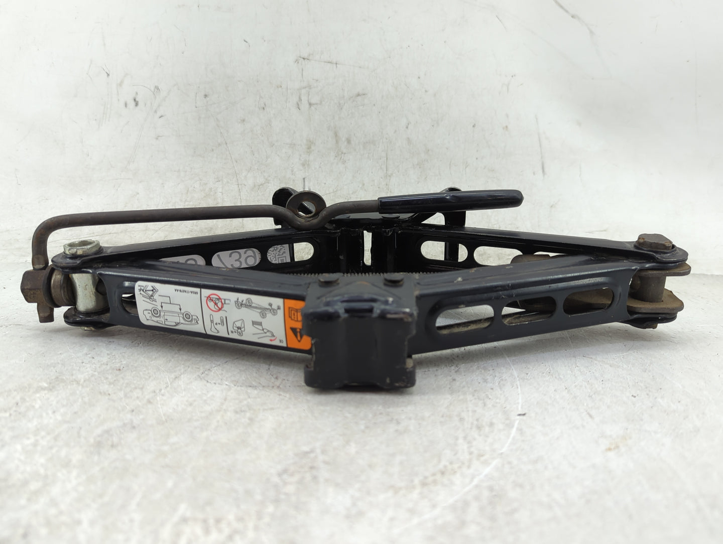 2007 Ford Mustang Spare Scissor Car Jack - Oemusedautoparts1.com