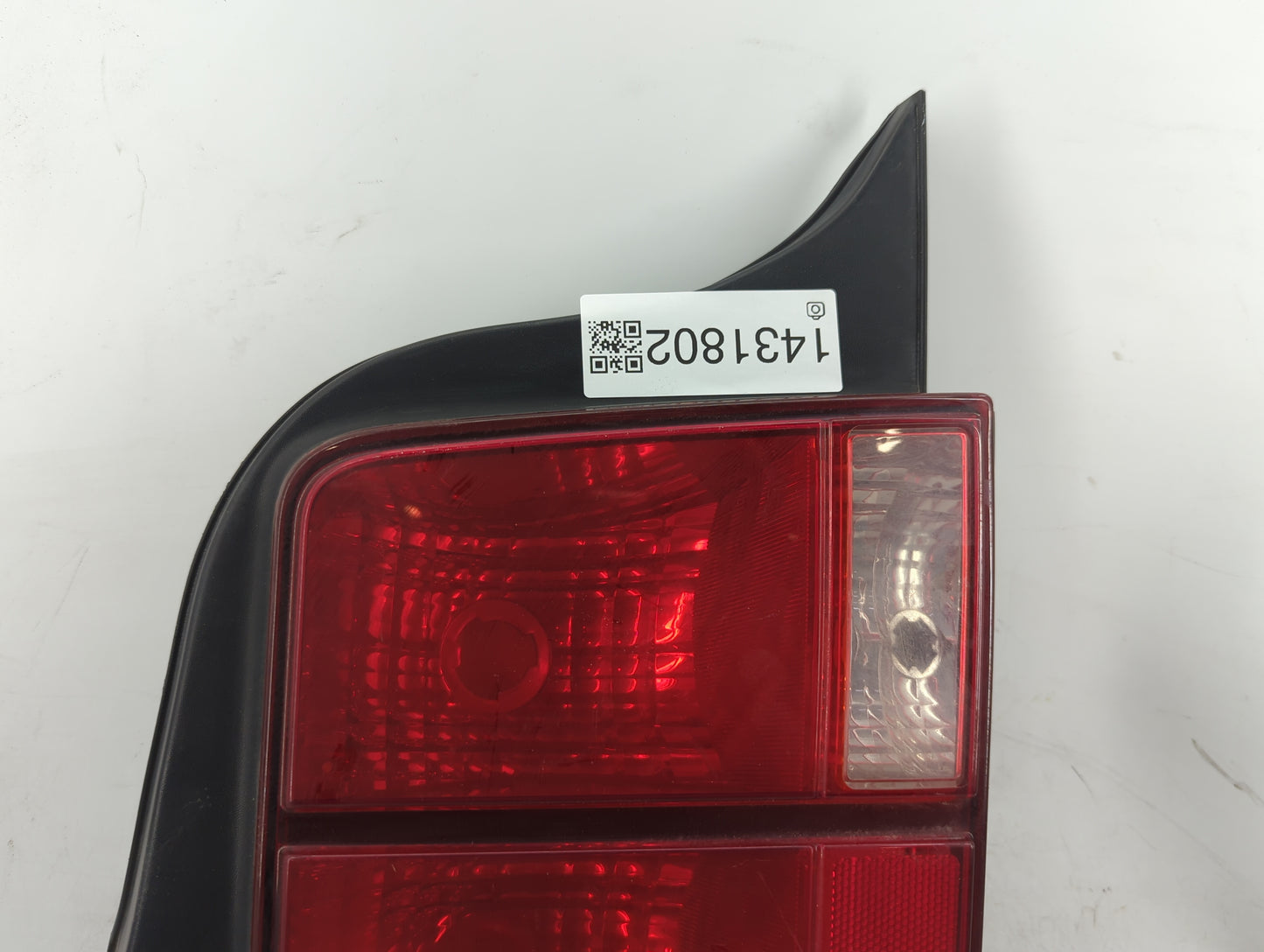 2005-2009 Ford Mustang Tail Light Assembly Driver Left OEM Fits Fits 2005 2006 2007 2008 2009 OEM Used Auto Parts - Oemuseda
