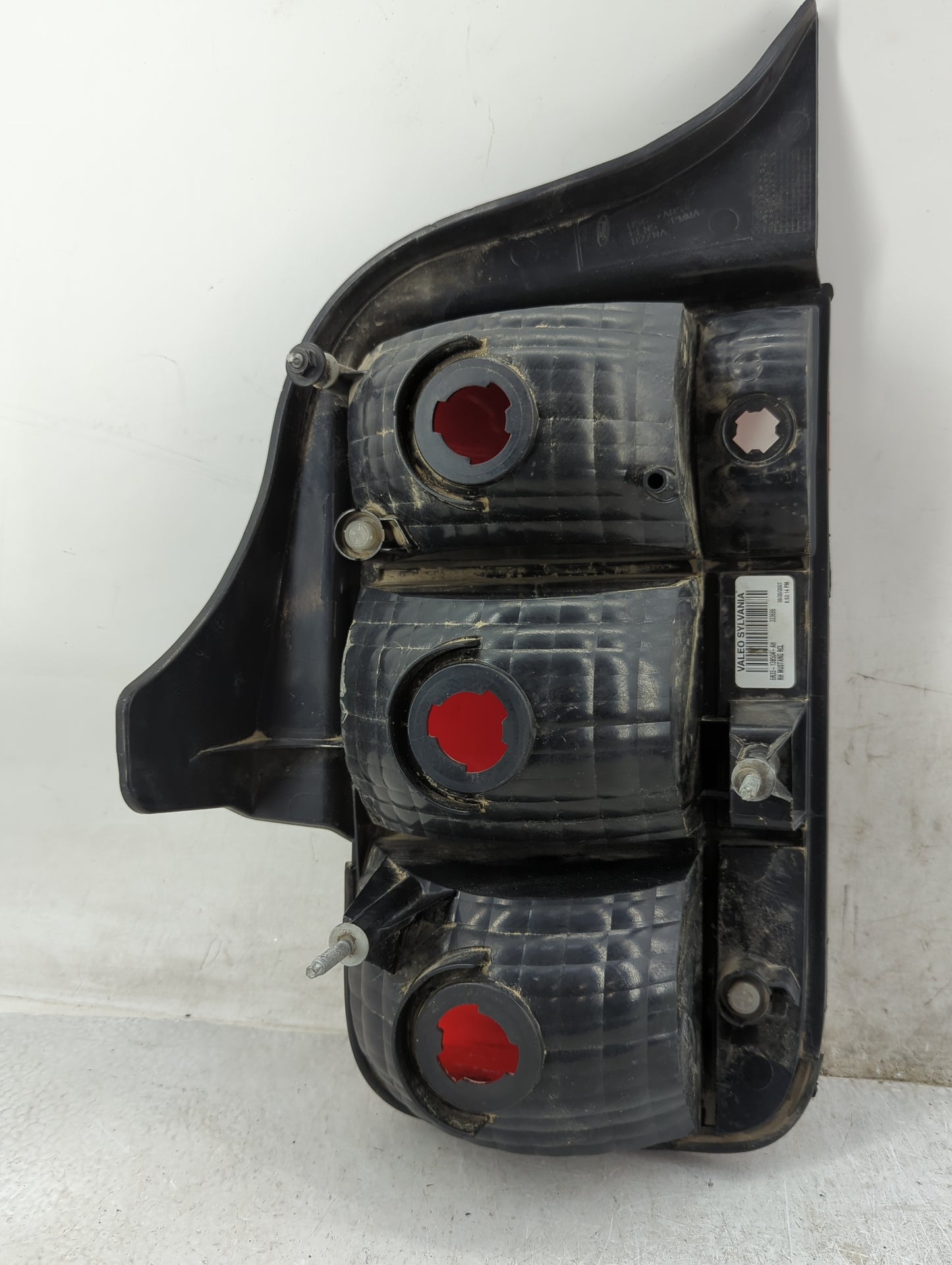 2005-2009 Ford Mustang Tail Light Assembly Passenger Right OEM P/N:6R33-13B504-AH Fits Fits 2005 2006 2007 2008 2009 OEM Use
