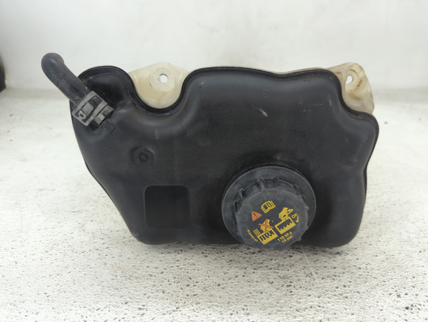 2005-2010 Ford Mustang Radiator Coolant Overflow Expansion Tank Bottle 1432069 - Oemusedautoparts1.com