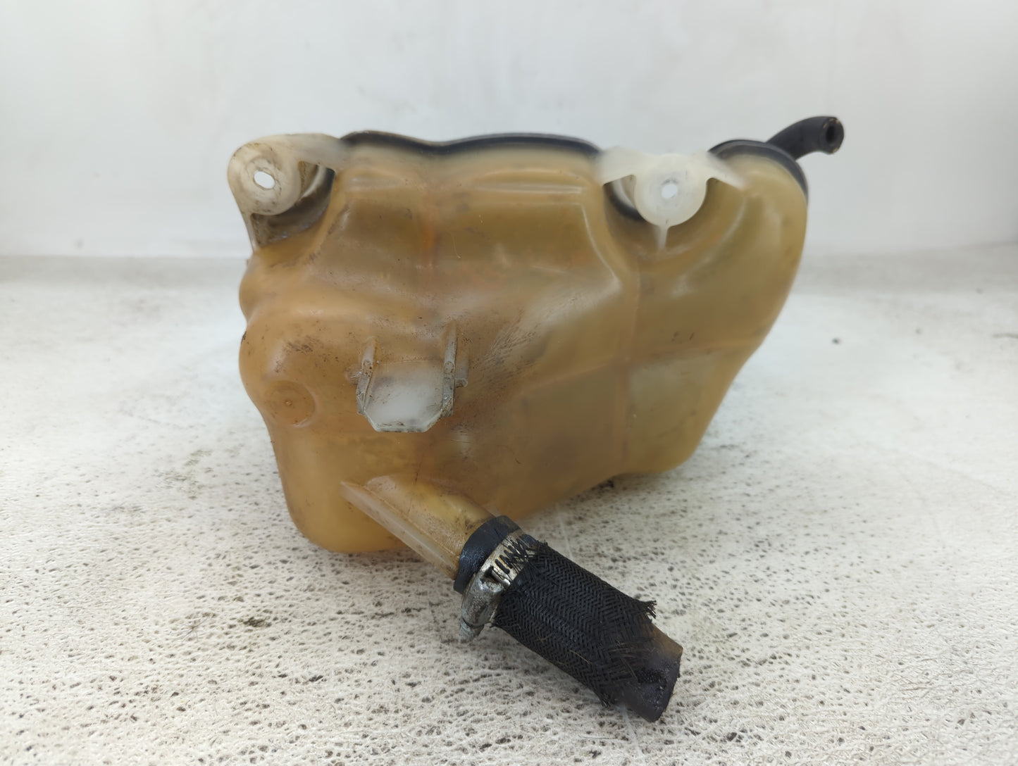 2005-2010 Ford Mustang Radiator Coolant Overflow Expansion Tank Bottle 1432069 - Oemusedautoparts1.com