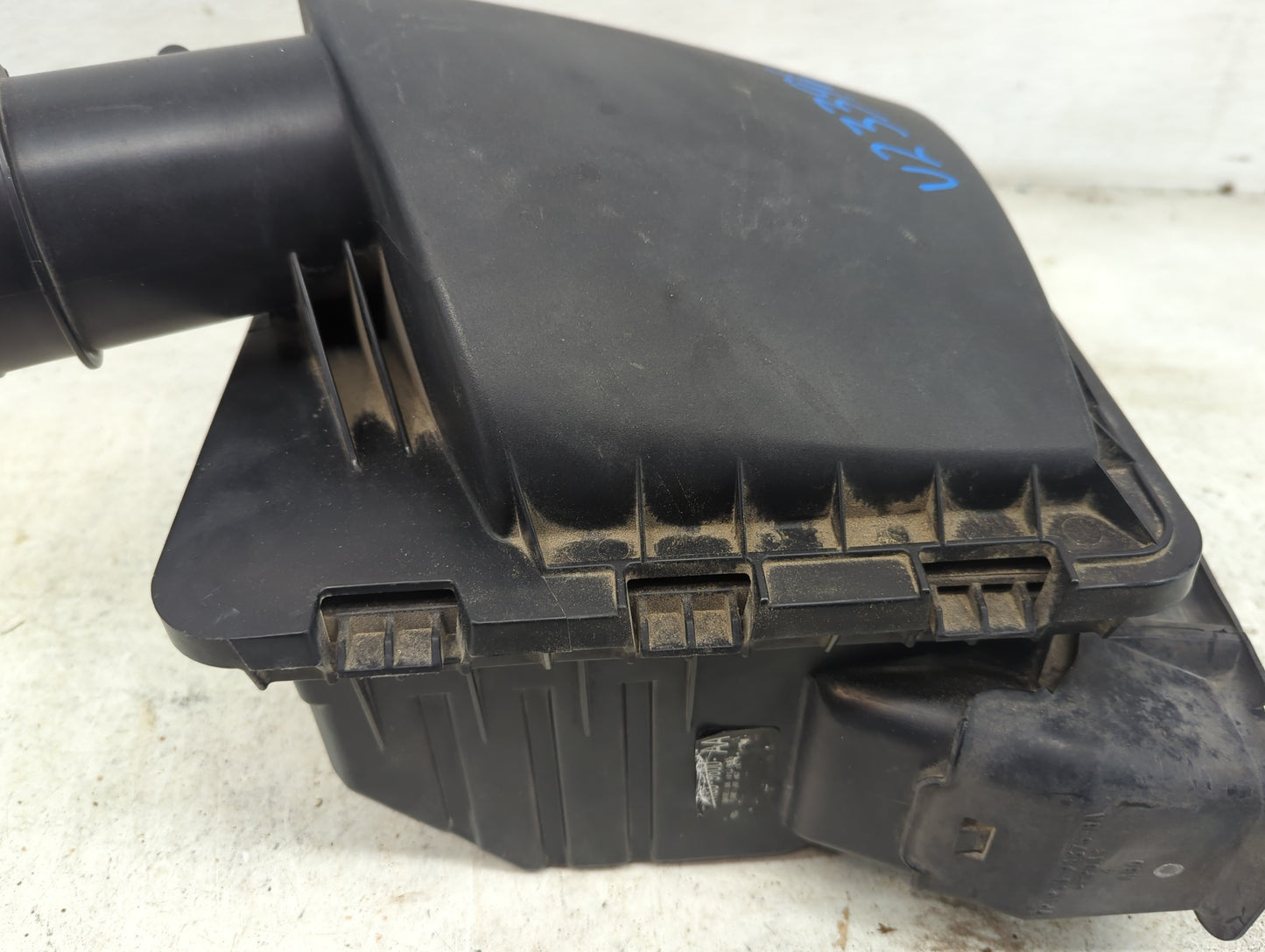 2005-2010 Ford Mustang Air Cleaner Intake-duct Hose Tube - Oemusedautoparts1.com