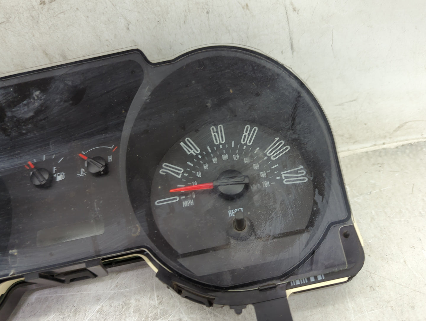 2007-2009 Ford Mustang Instrument Cluster Speedometer Gauges P/N:7R33-10849-AC Fits Fits 2007 2008 2009 OEM Used Auto Parts 