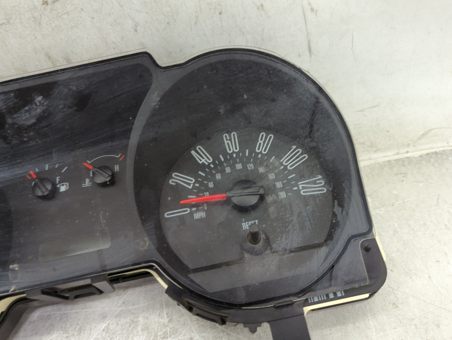 2007-2009 Ford Mustang Instrument Cluster Speedometer Gauges P/N:7R33-10849-AC Fits Fits 2007 2008 2009 OEM Used Auto Parts 
