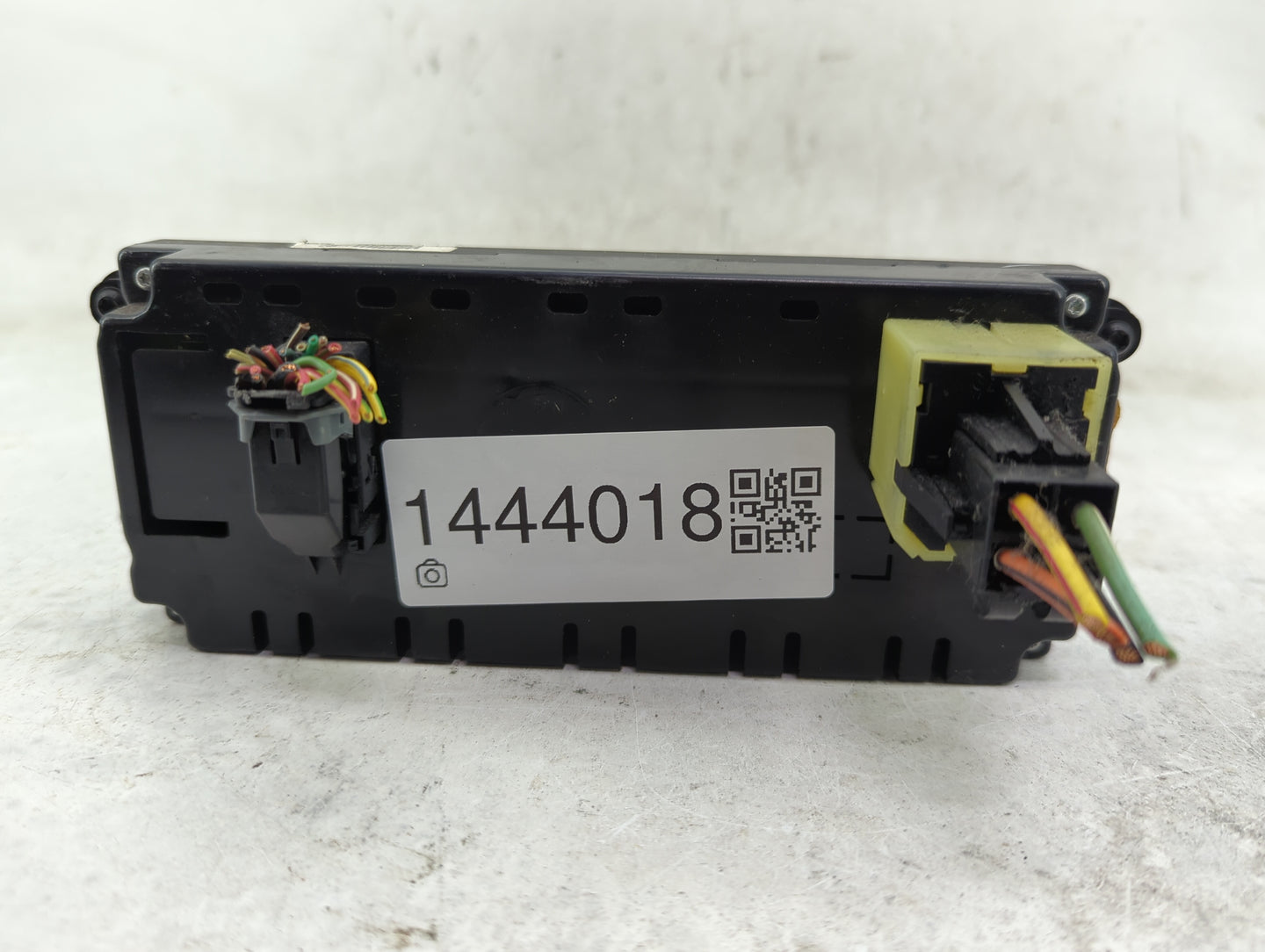 2005-2009 Ford Mustang Climate Control Module Temperature AC/Heater Replacement P/N:8R33-19980-AA 8RAF02QB01 Fits OEM Used A