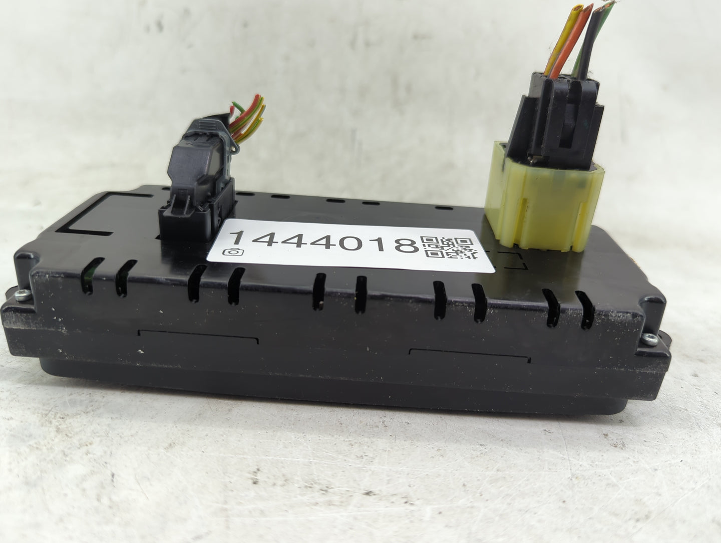 2005-2009 Ford Mustang Climate Control Module Temperature AC/Heater Replacement P/N:8R33-19980-AA 8RAF02QB01 Fits OEM Used A