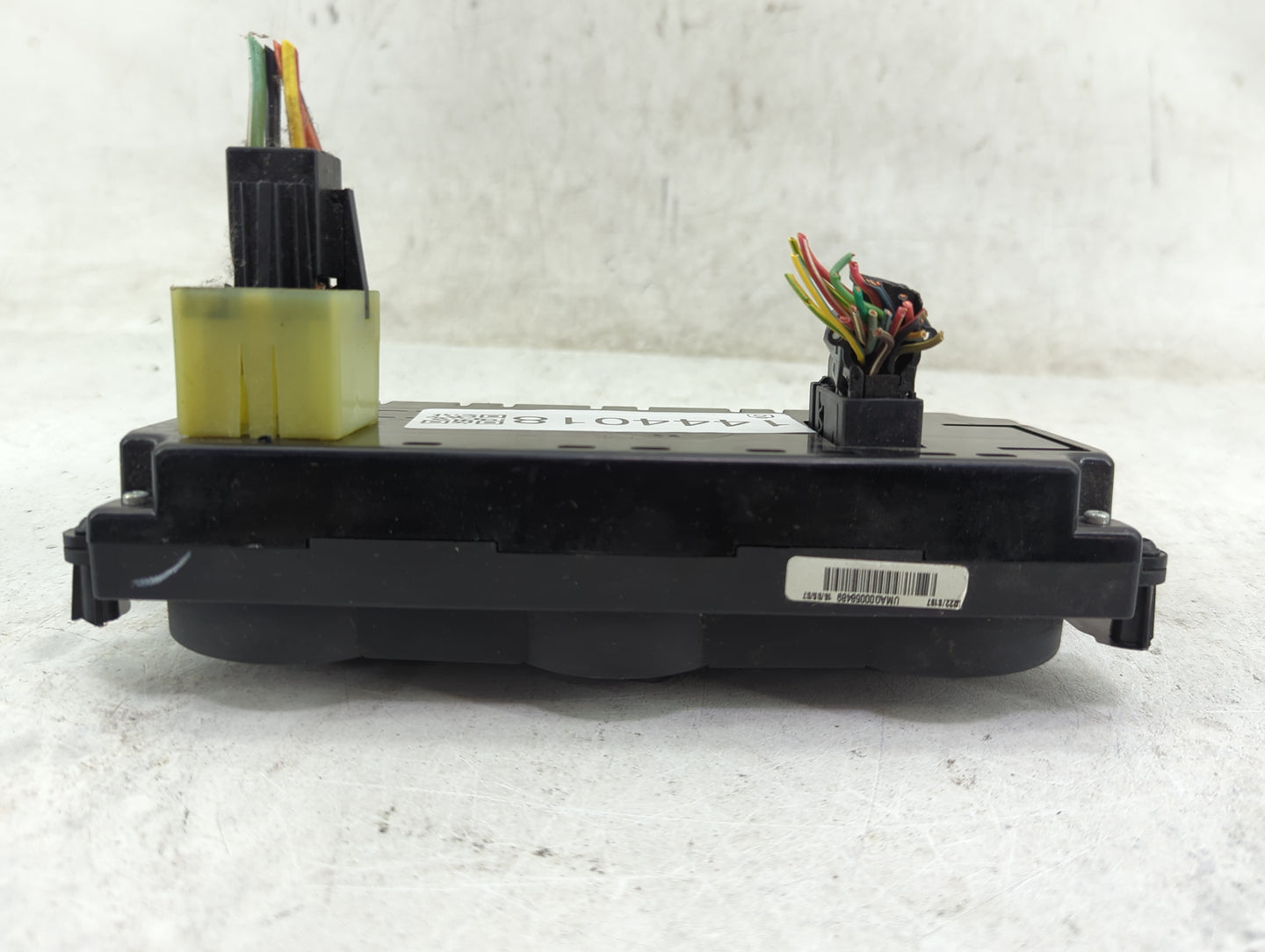 2005-2009 Ford Mustang Climate Control Module Temperature AC/Heater Replacement P/N:8R33-19980-AA 8RAF02QB01 Fits OEM Used A