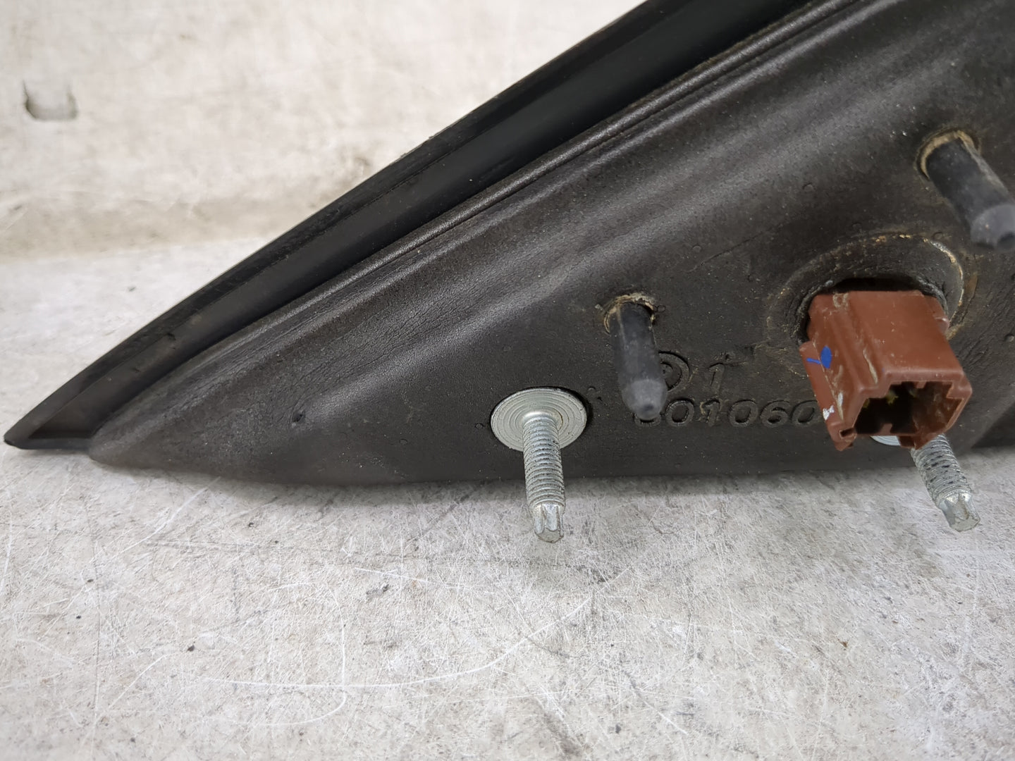 2005-2009 Ford Mustang Passenger Side View Mirror - Right Door Mirror OEM Used - Oemusedautoparts1.com