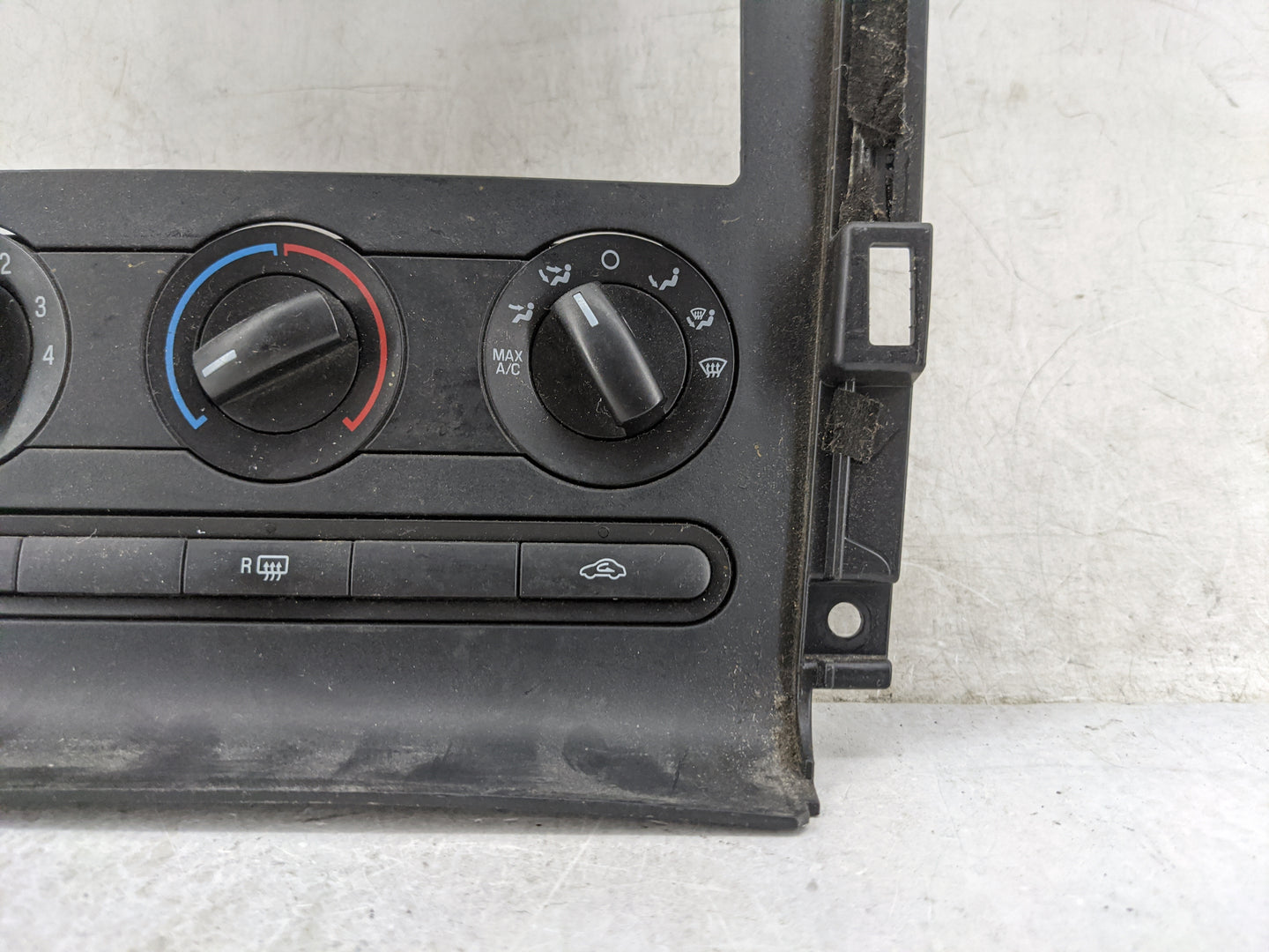 2005-2009 Ford Mustang Climate Control Module Temperature AC/Heater Replacement P/N:6R3319980CB 6R33-19980-CB Fits OEM Used 