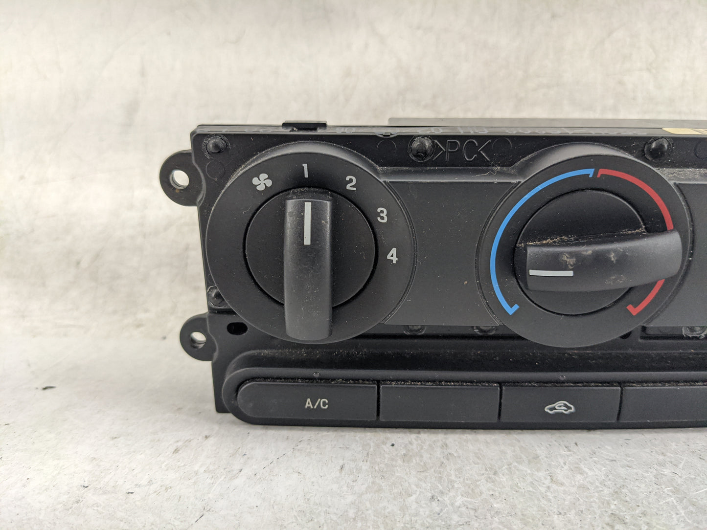 2005-2009 Ford Mustang Climate Control Module Temperature AC/Heater Replacement P/N:3F2H-19808-AH Fits OEM Used Auto Parts -