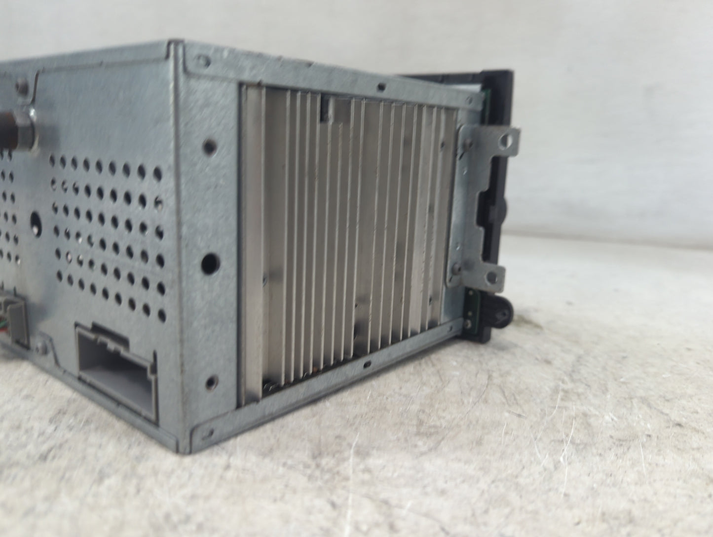 2007 Ford Mustang Radio AM FM Cd Player Receiver Replacement P/N:7R3T-18C869 Fits OEM Used Auto Parts - Oemusedautoparts1.co
