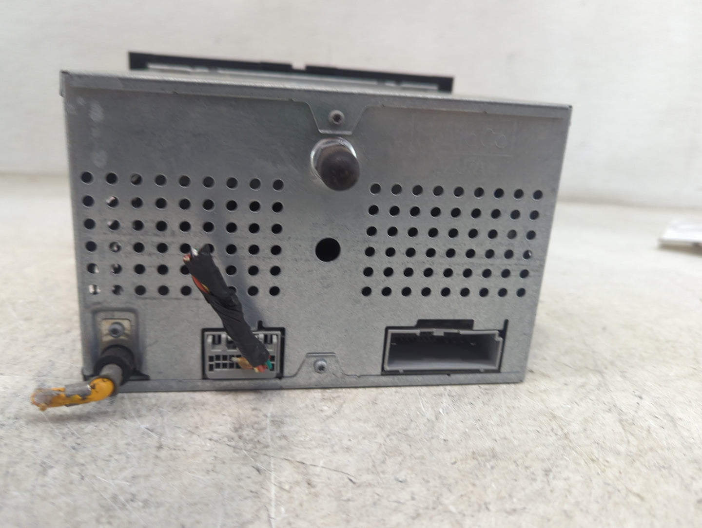 2007 Ford Mustang Radio AM FM Cd Player Receiver Replacement P/N:7R3T-18C869 Fits OEM Used Auto Parts - Oemusedautoparts1.co