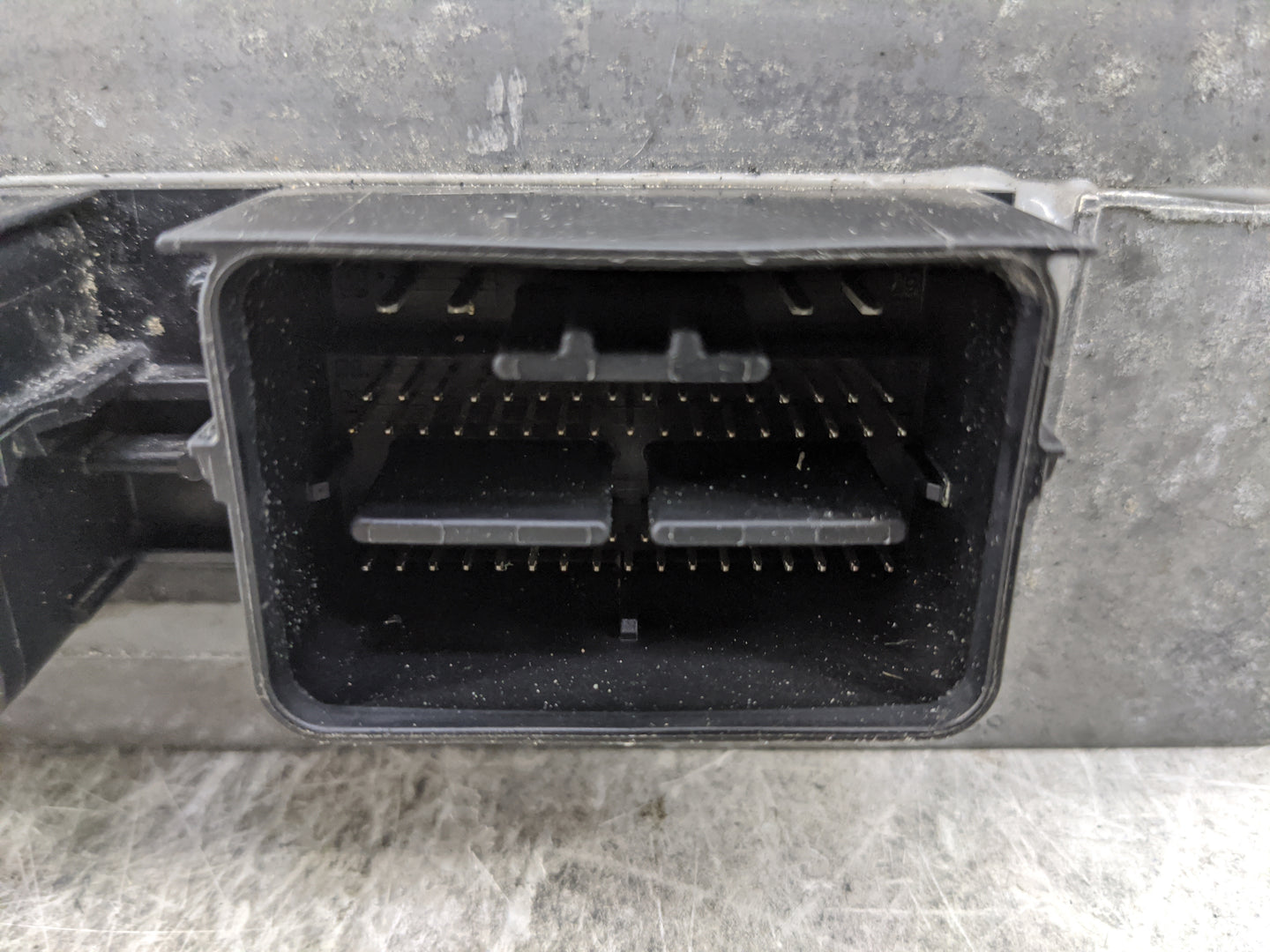 2007-2008 Ford Mustang PCM Engine Control Computer ECU ECM PCU OEM P/N:7R3A-12A650-AMA Fits Fits 2007 2008 OEM Used Auto Par