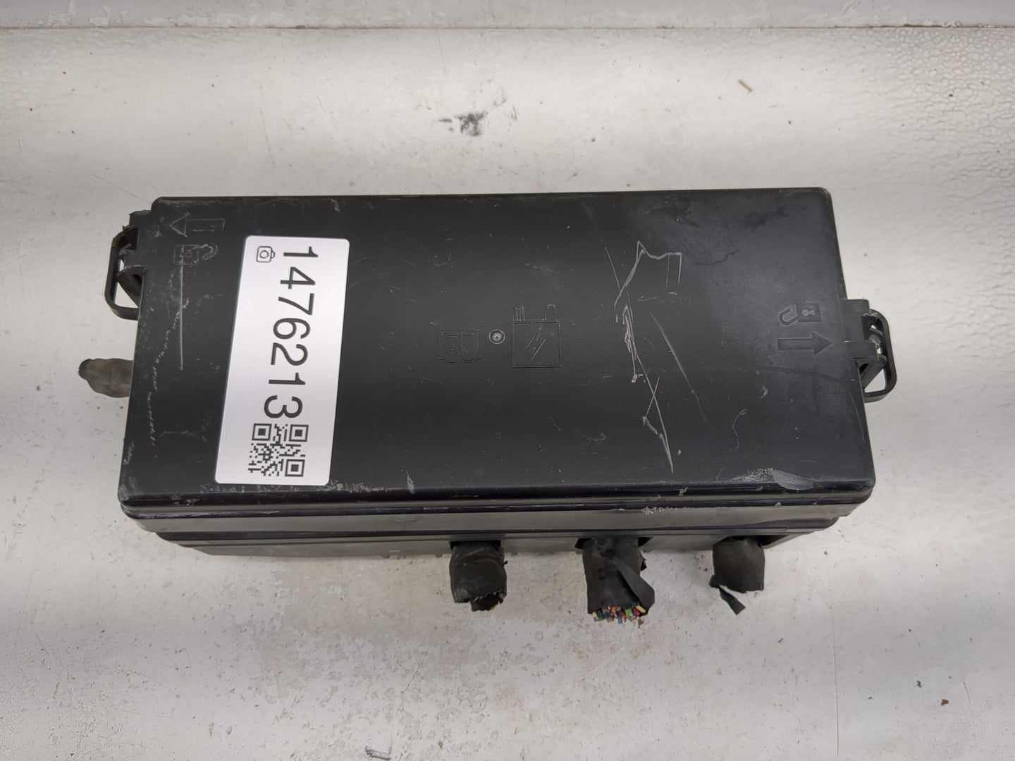 2007-2008 Ford Mustang Fusebox Fuse Box Panel Relay Module P/N:7R3T-14K001-BAA 13664032_01 Fits Fits 2007 2008 OEM Used Auto