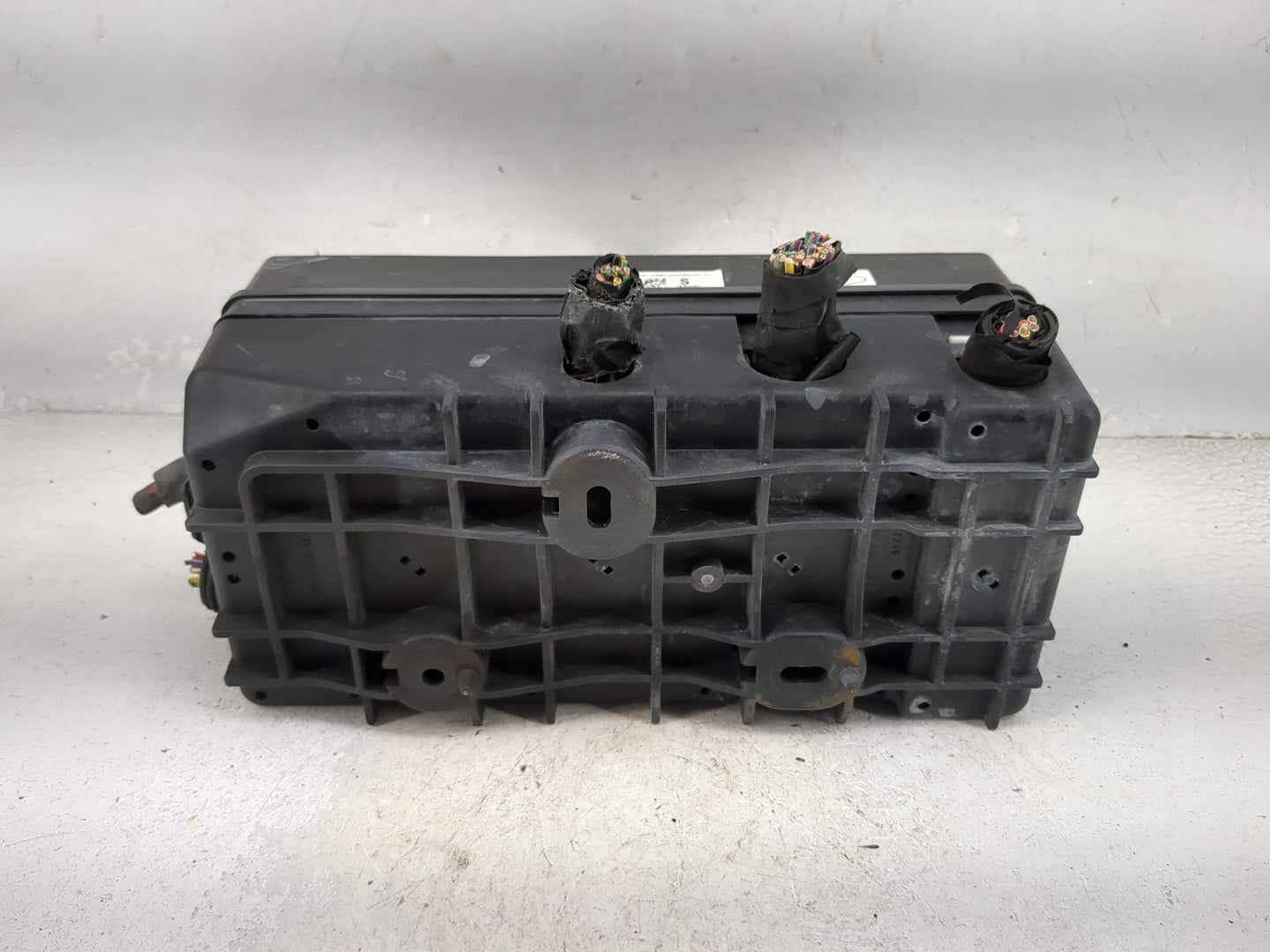 2007-2008 Ford Mustang Fusebox Fuse Box Panel Relay Module P/N:7R3T-14K001-BAA 13664032_01 Fits Fits 2007 2008 OEM Used Auto