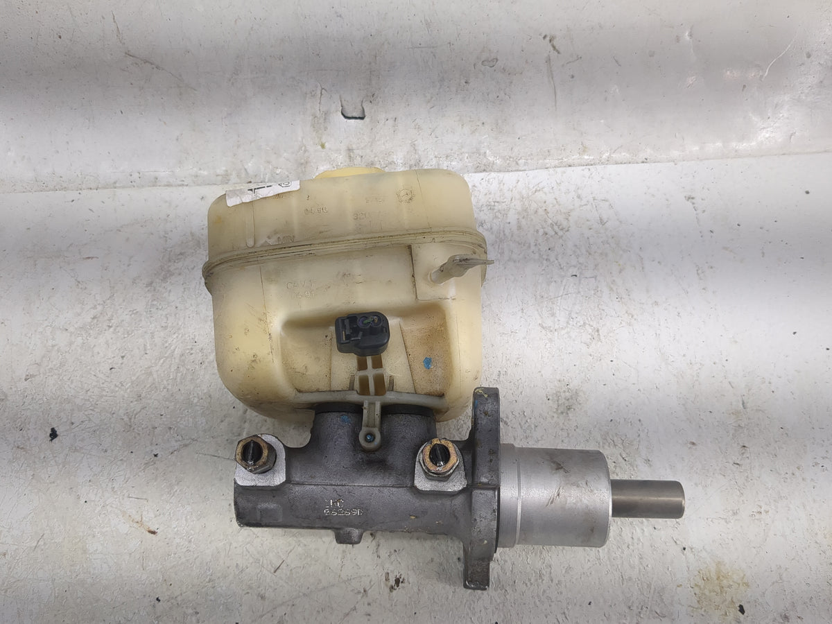 2005-2008 Ford Mustang Brake Master Cylinder - Oemusedautoparts1.com