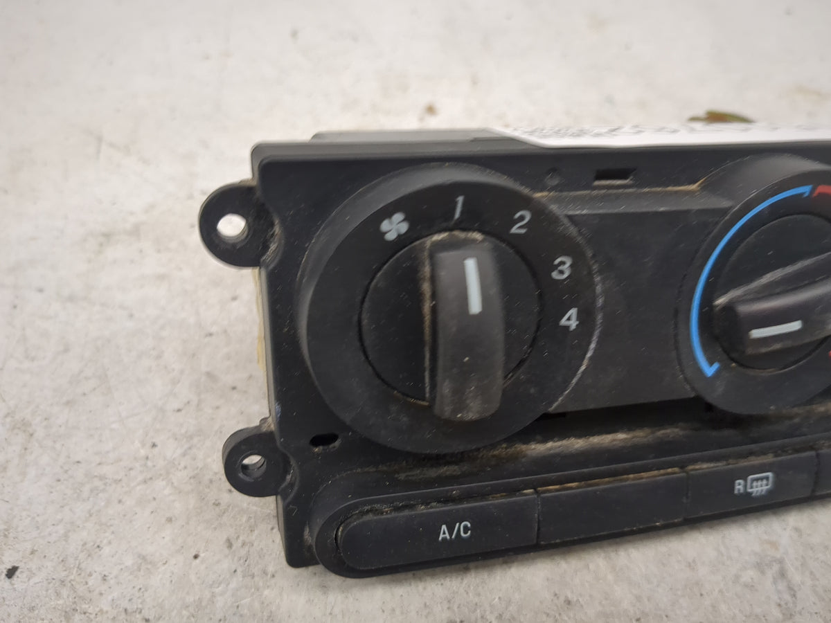 2007 Ford Mustang Climate Control Module Temperature AC/Heater Replacement P/N:7R33-19980-AD Fits OEM Used Auto Parts - Oemu