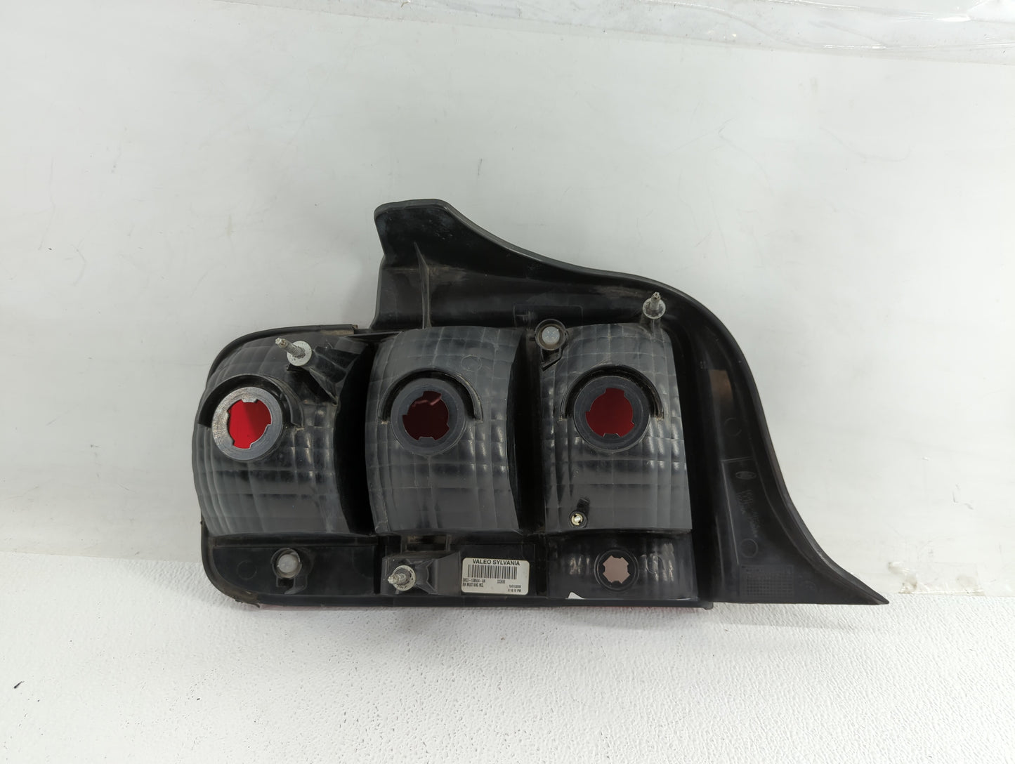 2005-2009 Ford Mustang Tail Light Assembly Passenger Right OEM P/N:8R33-13B504-AB 8R33-13B504-AA Fits OEM Used Auto Parts - 