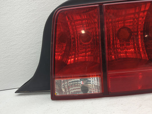 2005-2009 Ford Mustang Tail Light Assembly Passenger Right OEM P/N:4R3T-13A412-G28 8R33-13B504-AB Fits OEM Used Auto Parts