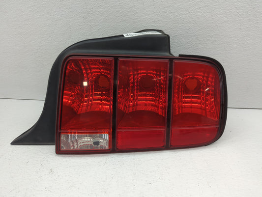 2005-2009 Ford Mustang Tail Light Assembly Passenger Right OEM P/N:6R33-13B504-AH 4R3T-13A412-G28 Fits OEM Used Auto Parts -