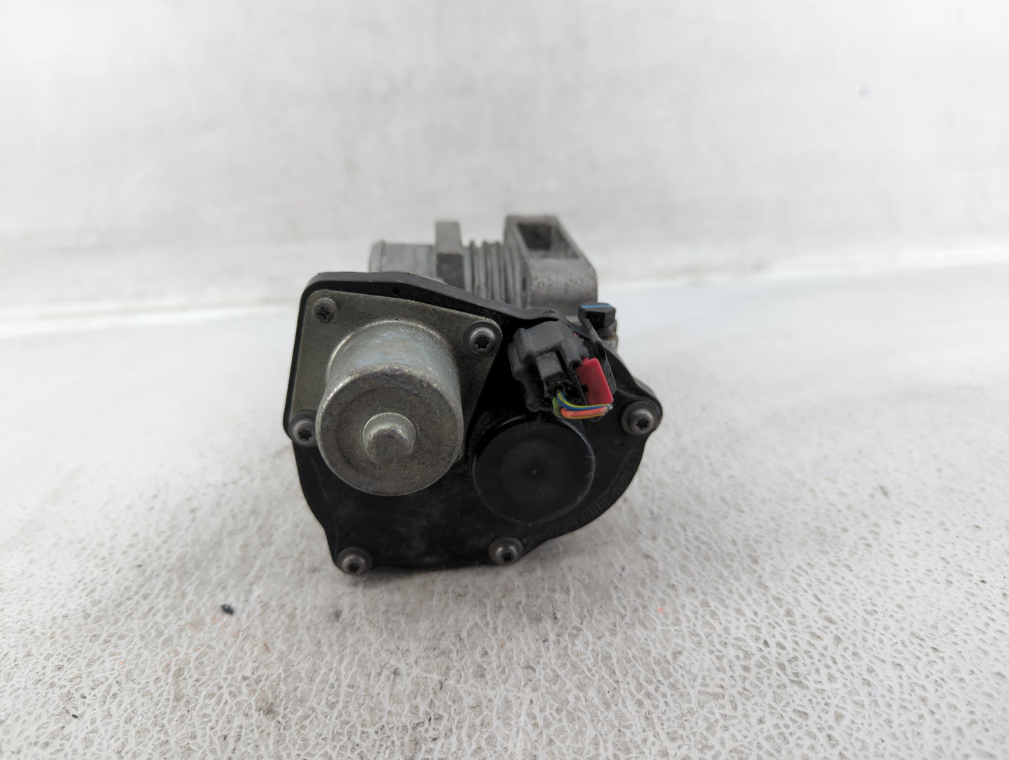 2006-2010 Ford Mustang Throttle Body P/N:9W7E-CA 6R3E-AA Fits OEM Used Auto Parts - Oemusedautoparts1.com
