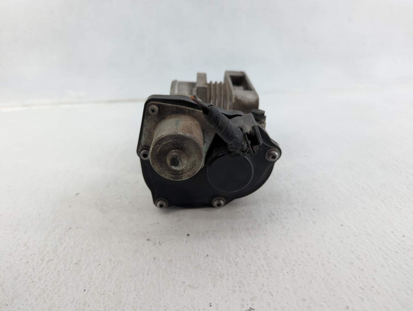 2006-2010 Ford Mustang Throttle Body P/N:13109 1004137 041913 1 Fits OEM Used Auto Parts - Oemusedautoparts1.com