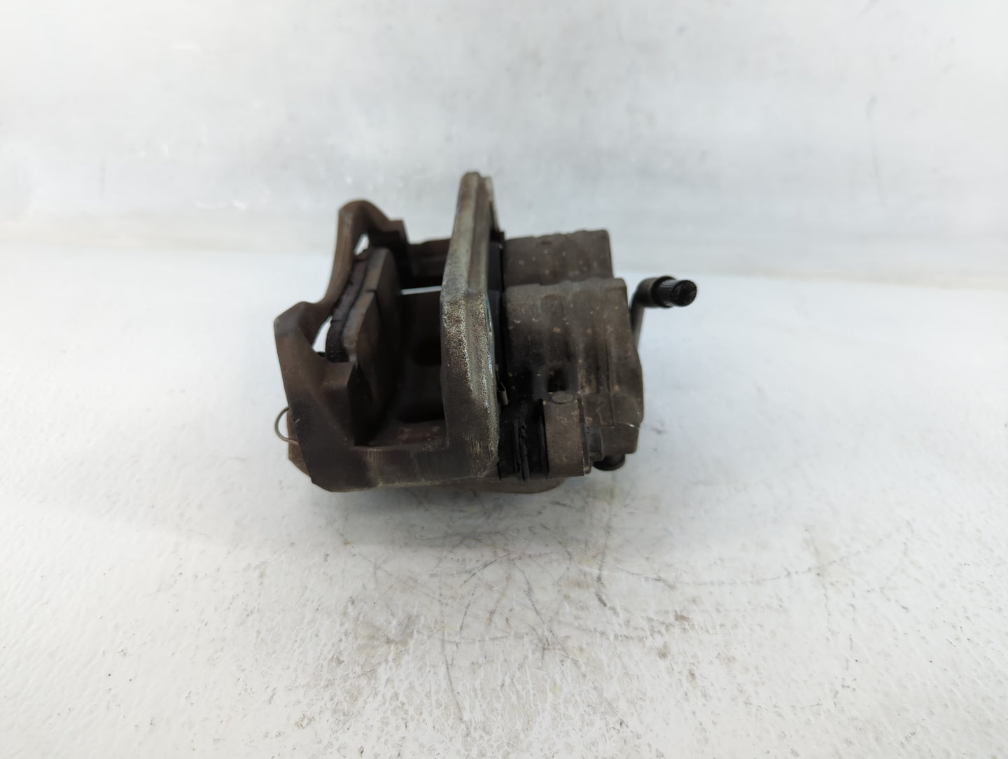 2005-2010 Ford Mustang Front Driver Left Brake Caliper 648979 - Oemusedautoparts1.com