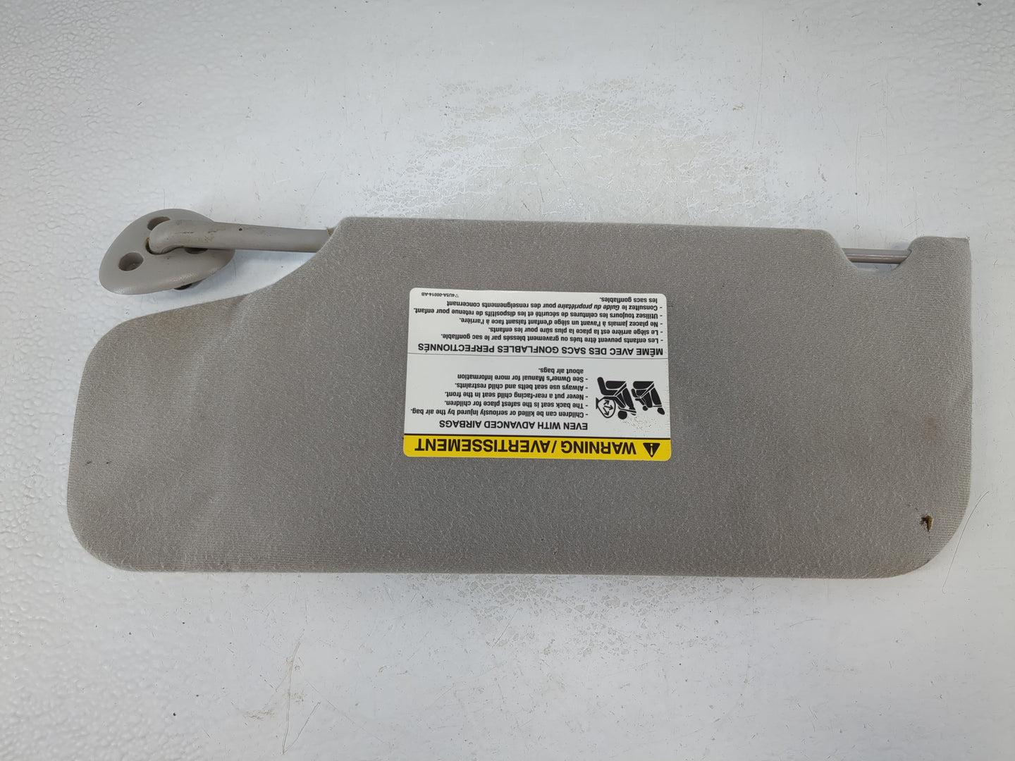 2004-2007 Ford Taurus Sun Visor Shade Replacement Passenger Right Mirror Fits Fits 2004 2005 2006 2007 OEM Used Auto Parts -