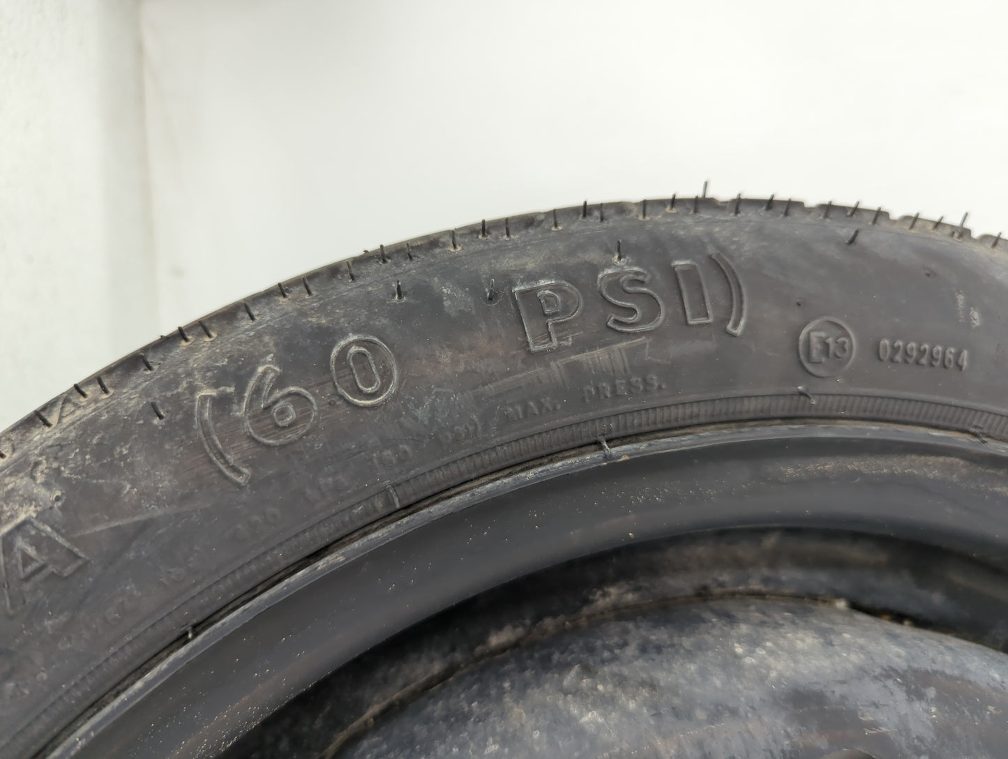 1993-2007 Ford Taurus Spare Donut Tire Wheel Rim Oem - Oemusedautoparts1.com